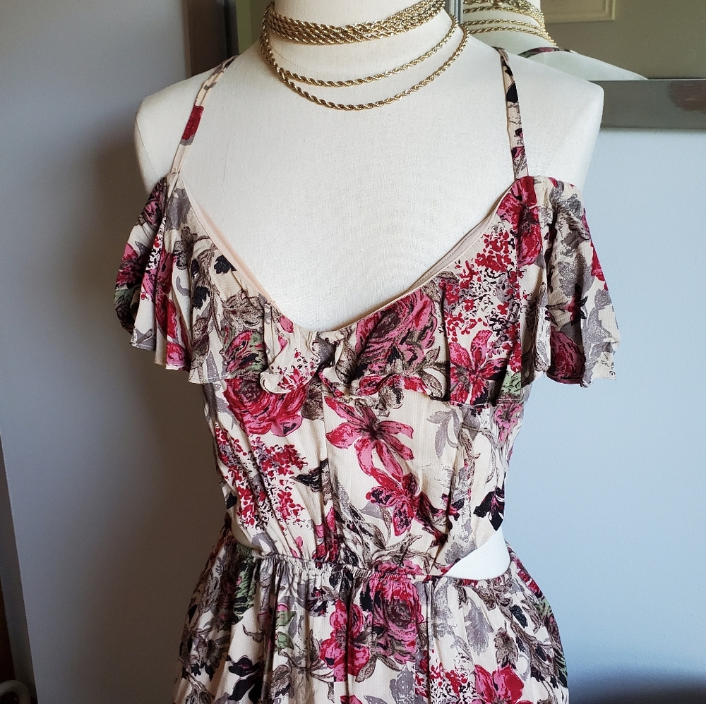 Promesa Cut Out Shoulder Dress - Picture 3 of 5